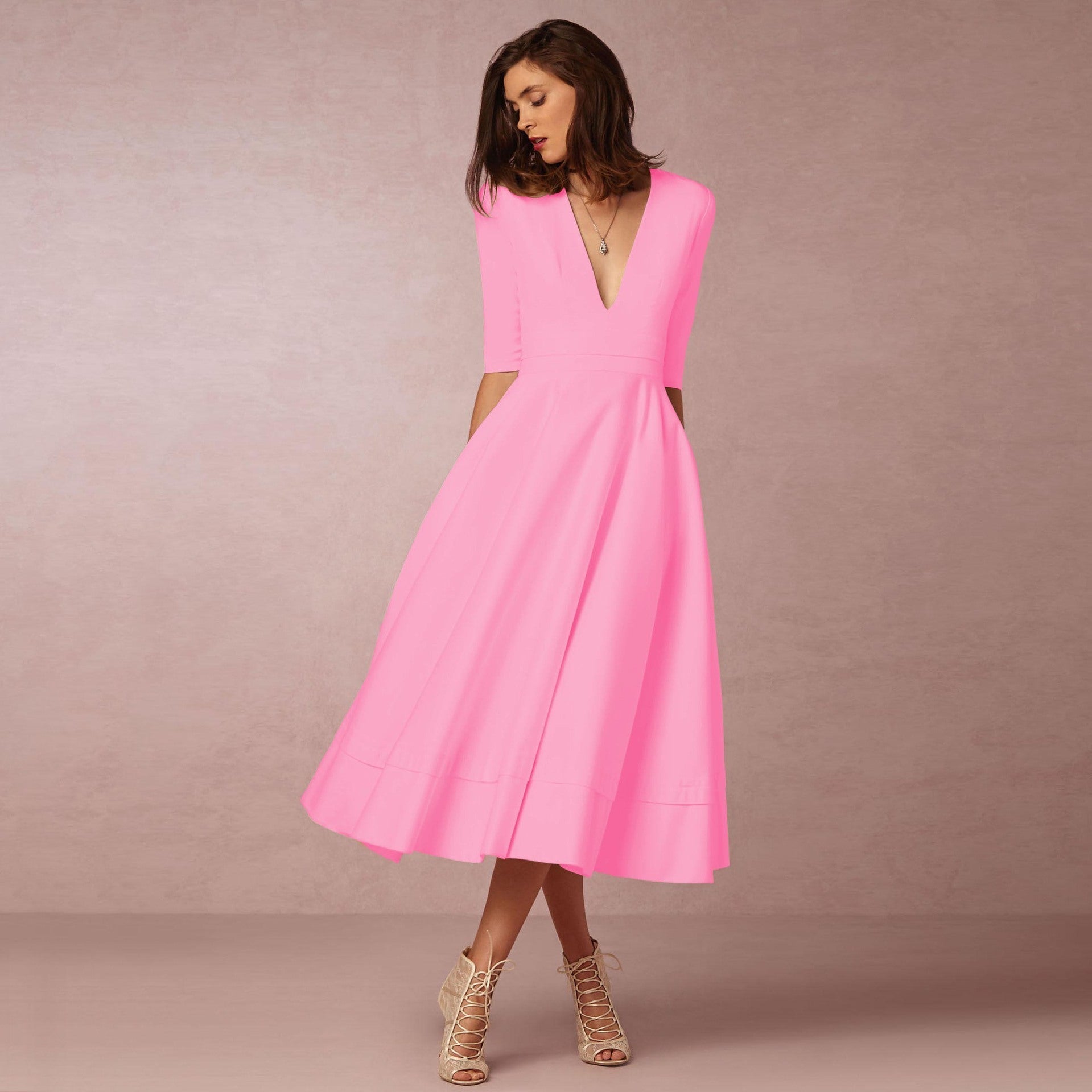 Elegant Women's Midi Dress – A-Line, V-Neckline, Half-Length Sleeves